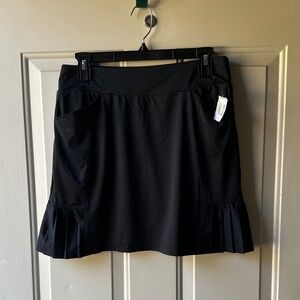 Women Tail White Label Pleated Skort. Black onyx. Size S.
